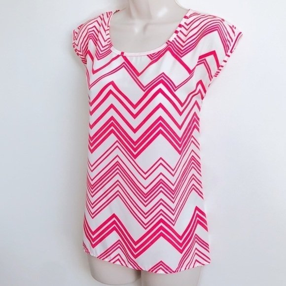 Peach Love Cream chevron cap sleeve pullover top - Picture 2 of 8